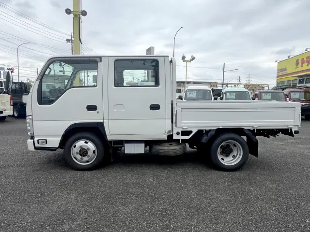 目立つキズや看板アトなどもなくキレイな状態を保ったおススメの１台☆会社のイメージや顧客からの信頼がグッと良くなりますよ♪|いすゞ エルフ TRG-NJS85A(4WD)の写真3