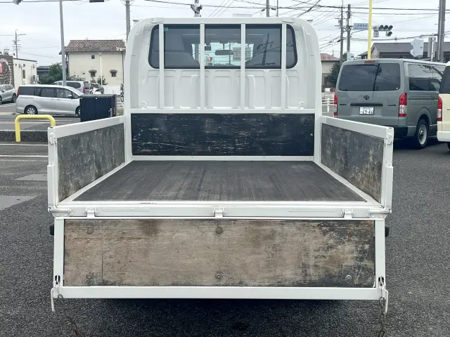 荷台内面はこんな感じ♪|いすゞ エルフ TRG-NJS85A(4WD)の写真6