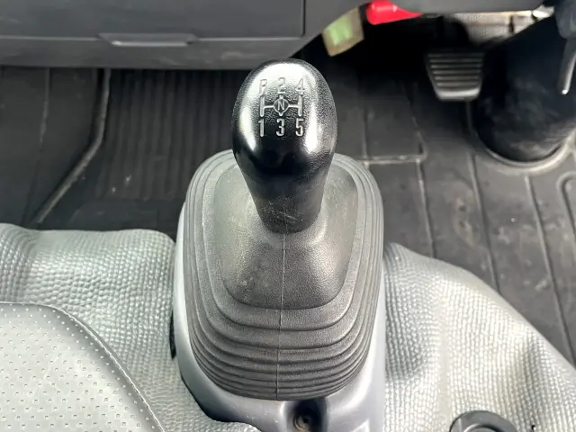 いすゞ エルフ TRG-NJS85A(4WD)の写真17