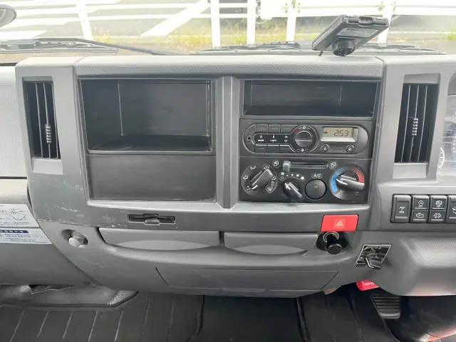 いすゞ エルフ TRG-NJS85A(4WD)の写真18