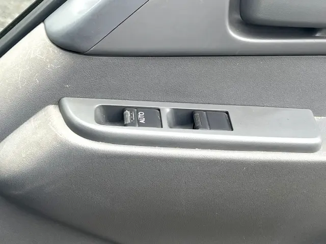 いすゞ エルフ TRG-NJS85A(4WD)の写真24