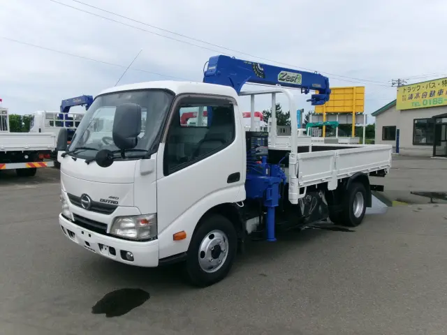 日野 デュトロ TKG-XZU695M(4WD)の写真1