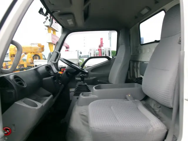 日野 デュトロ TKG-XZU695M(4WD)の写真39
