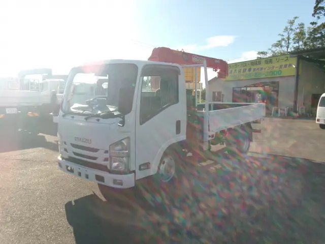 いすゞ エルフ TRG-NMR85ARの写真1