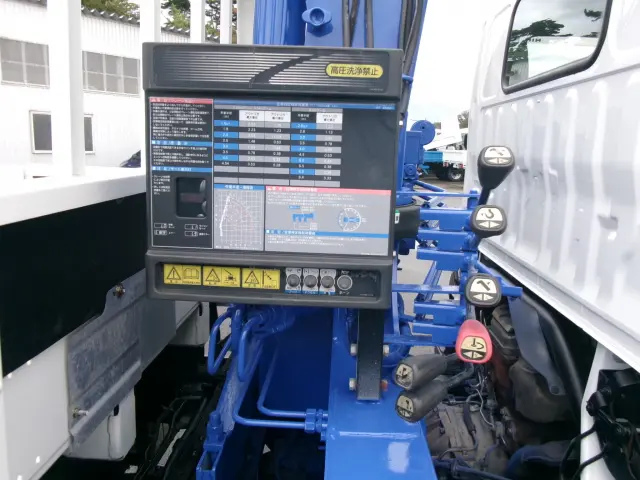 日野 デュトロ TKG-XZU695M(4WD)の写真12