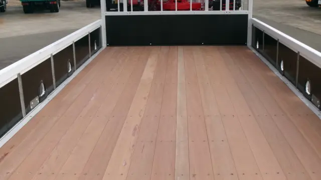 いすゞ フォワード TKG-FRR90S2の写真9