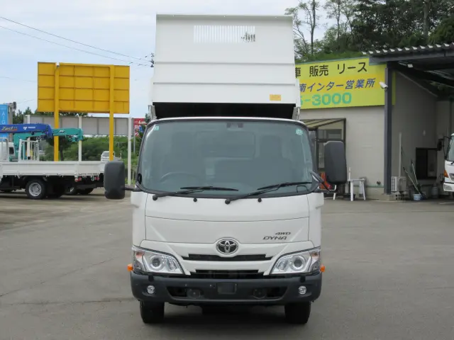 トヨタ ダイナ 2KG-XZU675D(4WD)の写真2