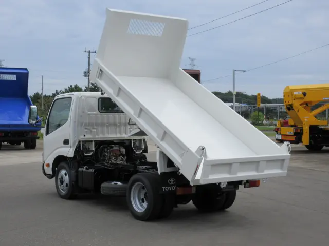 トヨタ ダイナ 2KG-XZU675D(4WD)の写真5
