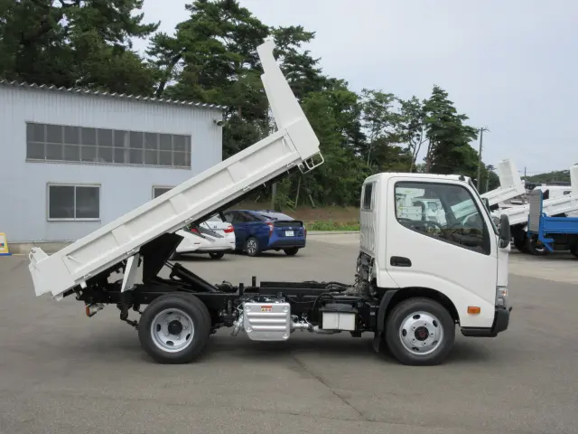 トヨタ ダイナ 2KG-XZU675D(4WD)の写真8