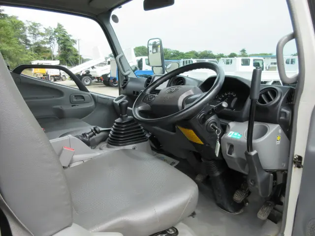 トヨタ ダイナ 2KG-XZU675D(4WD)の写真37