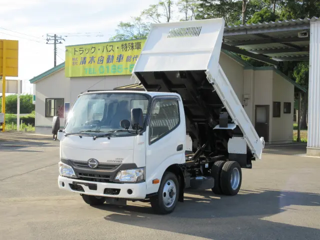 日野 デュトロ TKG-XZU675T(4WD)の写真1