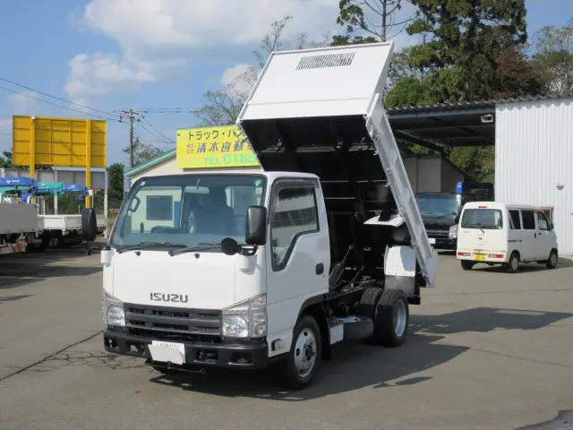 いすゞ エルフ TKG-NJS85AN(4WD)の写真1