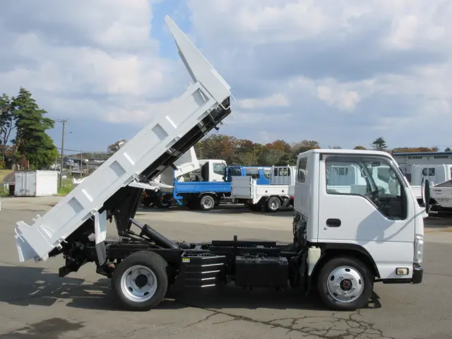 いすゞ エルフ TKG-NJS85AN(4WD)の写真8