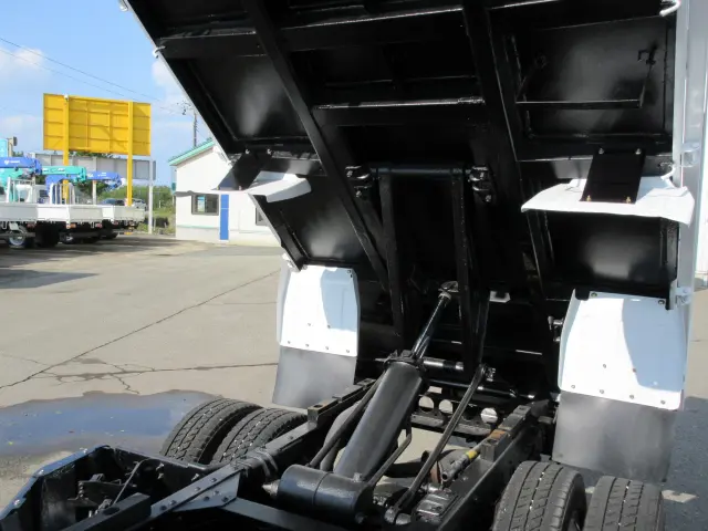 いすゞ エルフ TKG-NJS85AN(4WD)の写真9