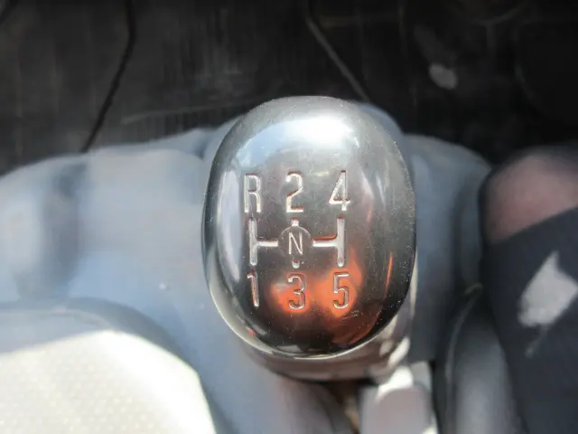 いすゞ エルフ TKG-NJS85AN(4WD)の写真32