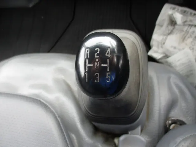 いすゞ エルフ BKG-NJR85ADの写真8