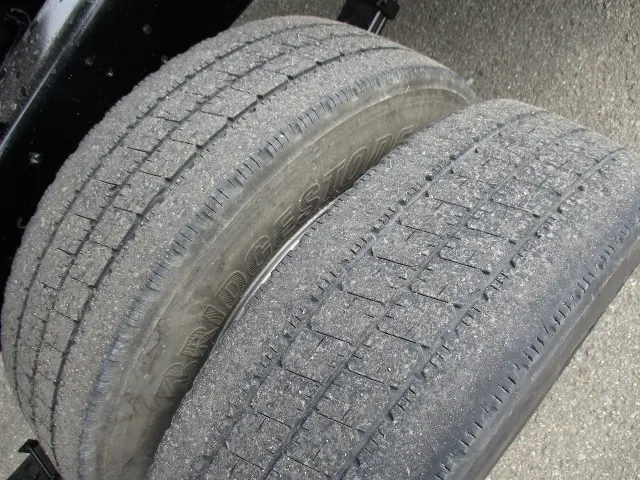 いすゞ エルフ BKG-NJR85ADの写真38