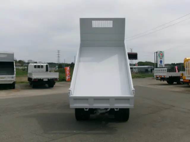 いすゞ エルフ BDG-NKS85AD(4WD)の写真6
