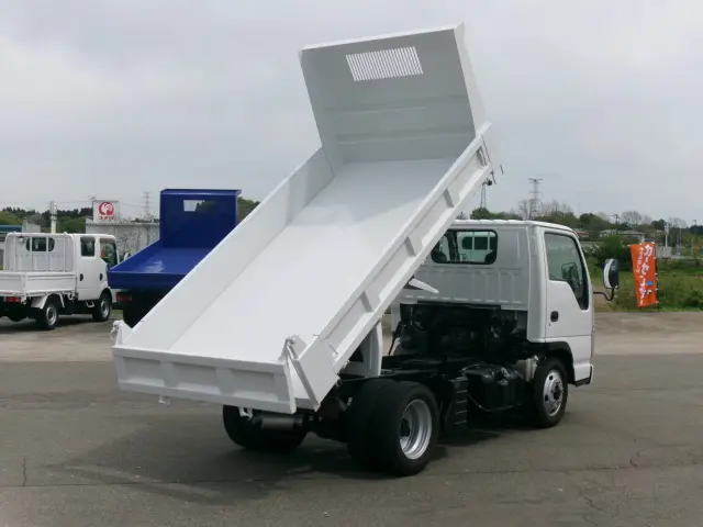 いすゞ エルフ BDG-NKS85AD(4WD)の写真7