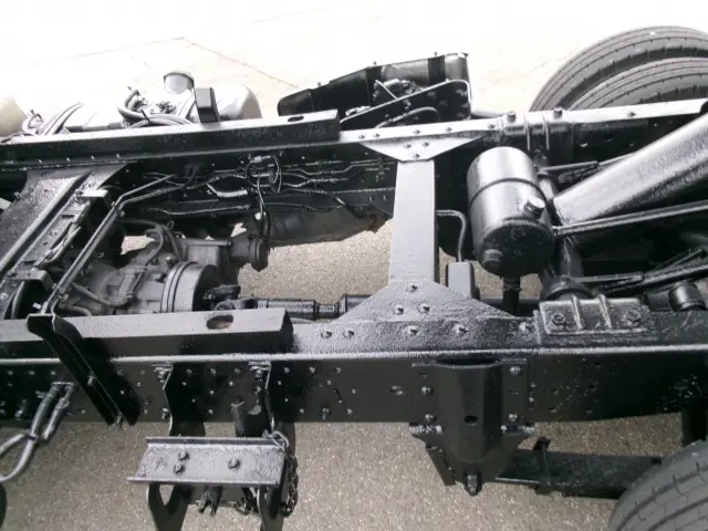 いすゞ エルフ BDG-NKS85AD(4WD)の写真15
