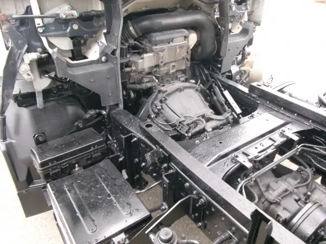 いすゞ エルフ BDG-NKS85AD(4WD)の写真16