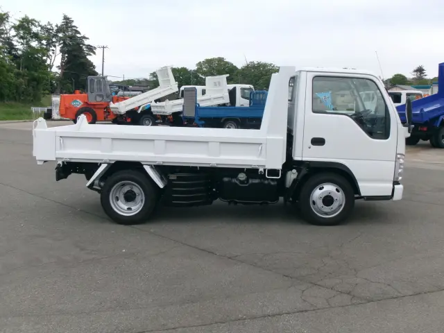 いすゞ エルフ BDG-NKS85AD(4WD)の写真24
