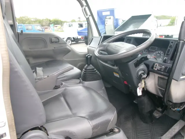 いすゞ エルフ BDG-NKS85AD(4WD)の写真29