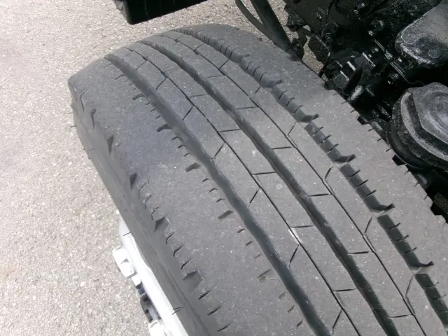 いすゞ エルフ BDG-NKS85AD(4WD)の写真37