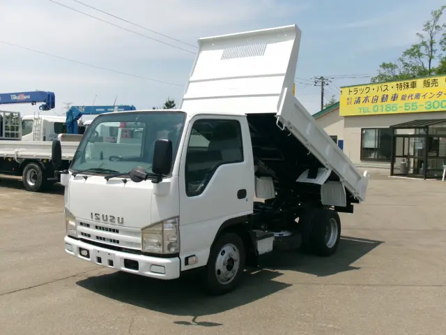 いすゞ エルフ NJR85AD(2WD)の写真1