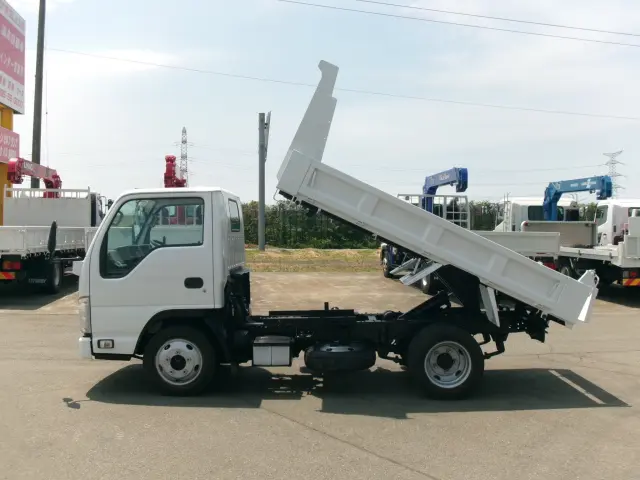 いすゞ エルフ NJR85AD(2WD)の写真4