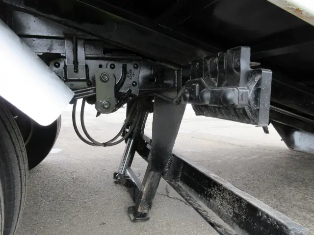 いすゞ エルフ PB-NKR81Nの写真13