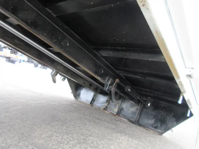 いすゞ エルフ PB-NKR81Nの写真14