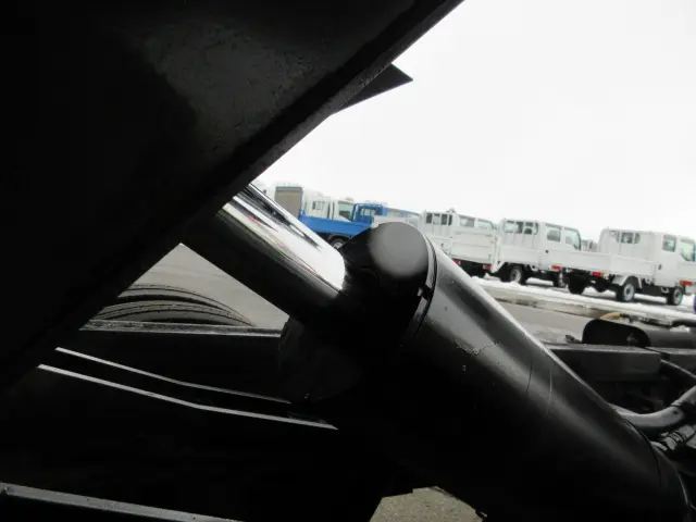 いすゞ エルフ PB-NKR81Nの写真37