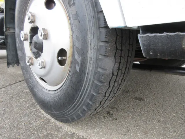 いすゞ エルフ PB-NKR81Nの写真38