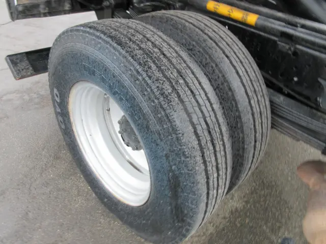 いすゞ エルフ PB-NKR81Nの写真39