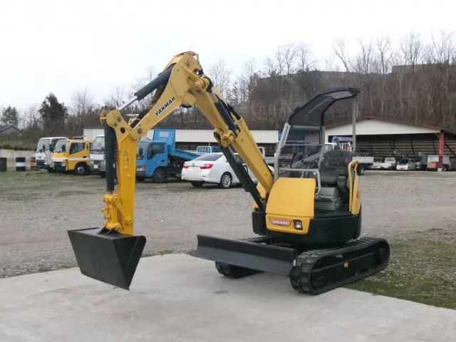 ヤンマー 油圧ショベル B2-Σの写真1