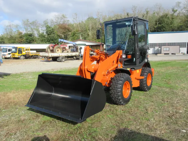 日立建機 ZW30-5B ZW30-5B(4WD)の写真1