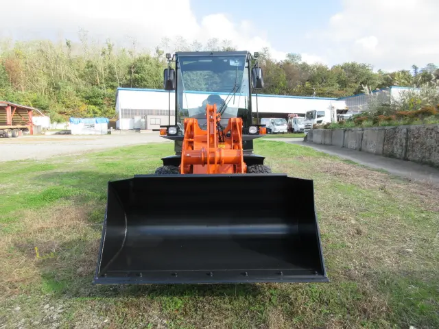 日立建機 ZW30-5B ZW30-5B(4WD)の写真2