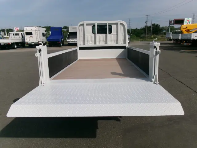 日野 デュトロ 2KG-XZU675M(4WD)の写真9