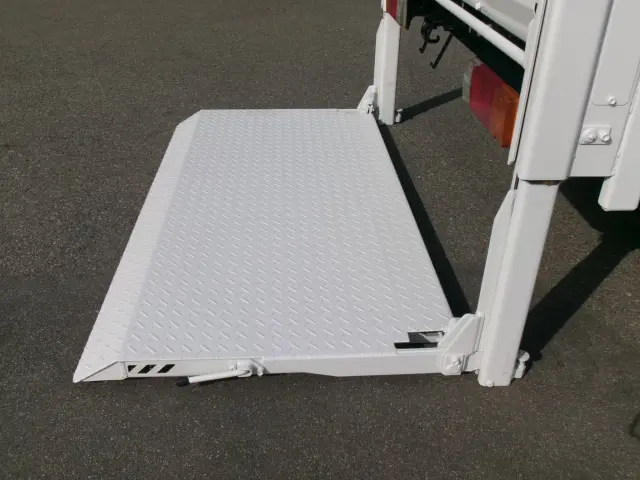 日野 デュトロ 2KG-XZU675M(4WD)の写真18