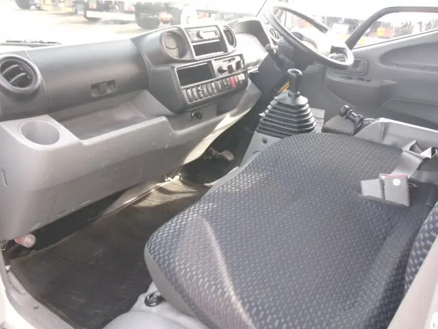 日野 デュトロ 2KG-XZU675M(4WD)の写真25