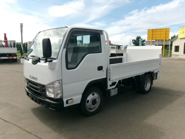 いすゞ エルフ TRG-NHS85A(4WD)の写真1