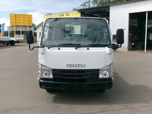 いすゞ エルフ TRG-NHS85A(4WD)の写真2