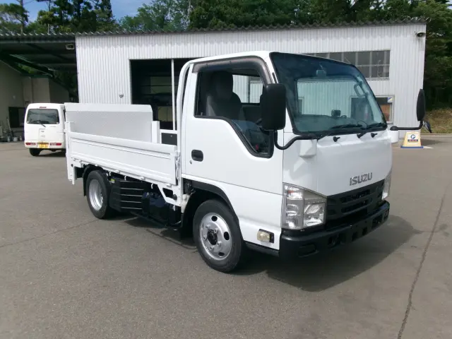 いすゞ エルフ TRG-NHS85A(4WD)の写真3