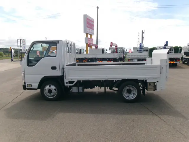 いすゞ エルフ TRG-NHS85A(4WD)の写真4