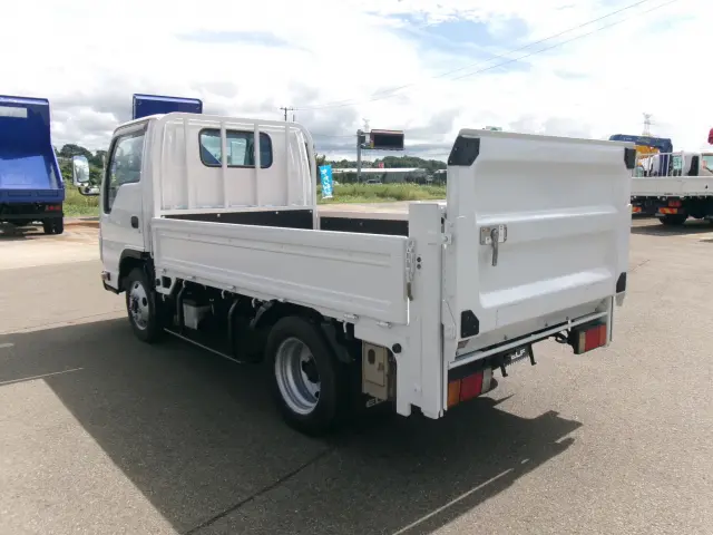 いすゞ エルフ TRG-NHS85A(4WD)の写真5