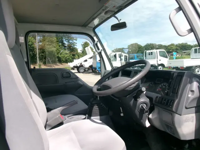 いすゞ エルフ TRG-NHS85A(4WD)の写真15