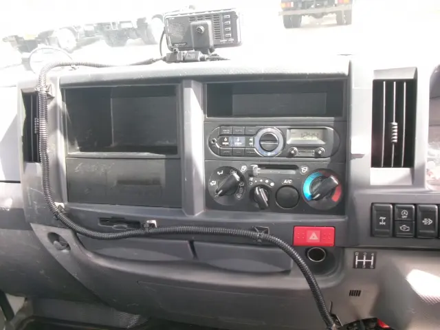 いすゞ エルフ TRG-NHS85A(4WD)の写真18