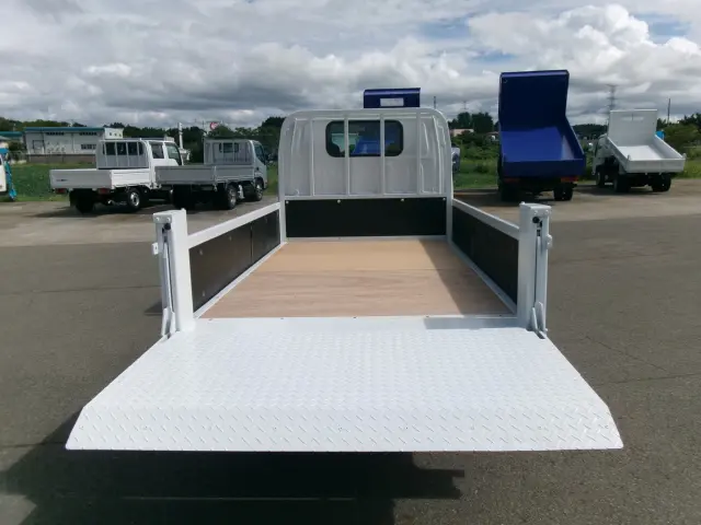 いすゞ エルフ TRG-NHS85A(4WD)の写真28