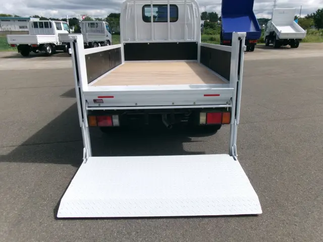 いすゞ エルフ TRG-NHS85A(4WD)の写真31